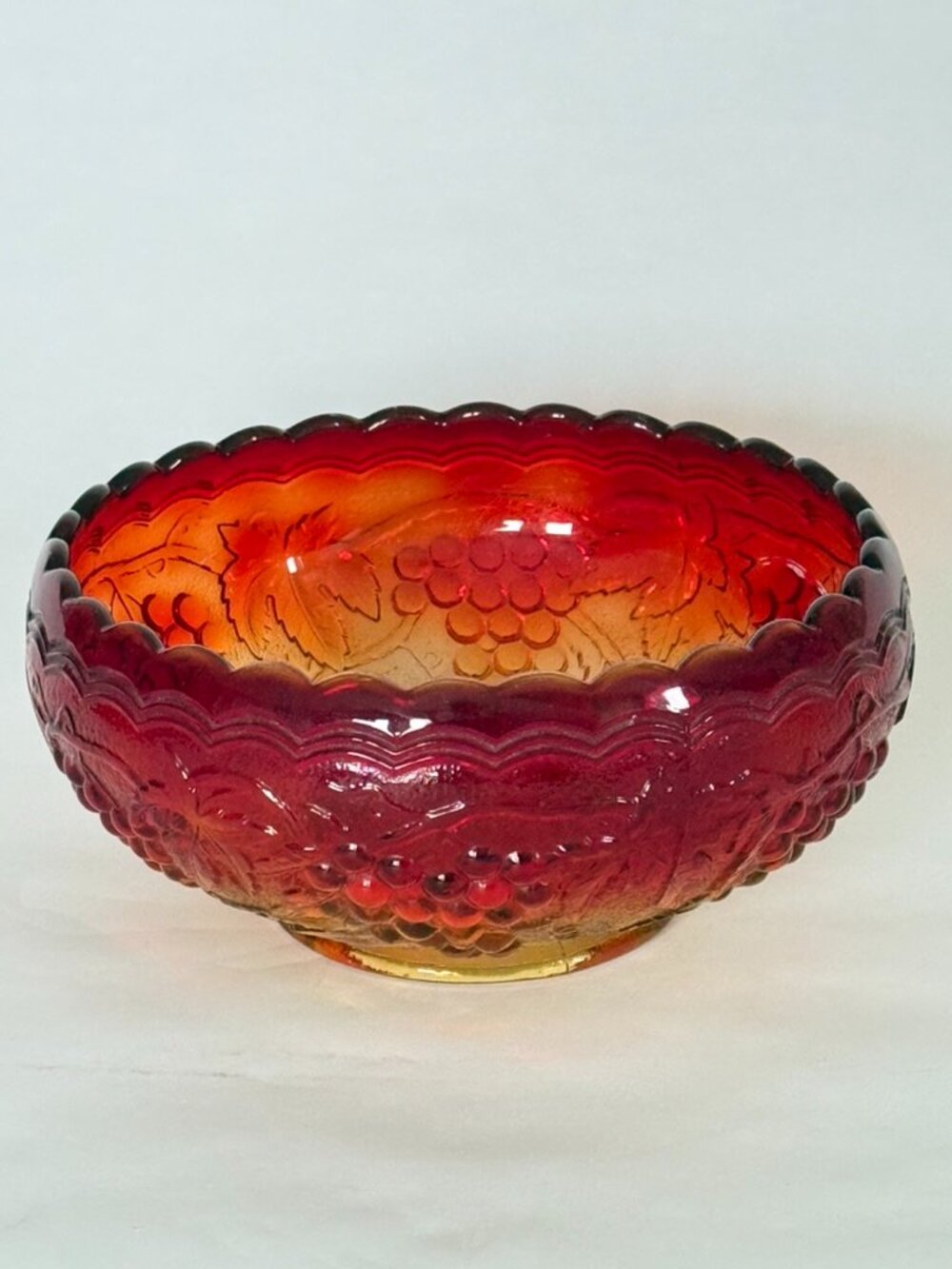 VINTAGE IMPERIAL GLASS Amberina "Imperial Grape" Rose Bowl